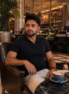 Lover Boy Ruh - Male escort in Riyadh Photo 5 of 9