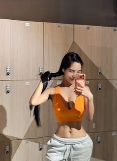 Lovey - escort in Riyadh Photo 2 of 6