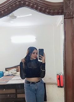 Low Price 100% Real & Indian Call Girls - escort in New Delhi Photo 2 of 3
