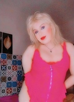 Lozaty - Transsexual escort in Cairo Photo 21 of 30