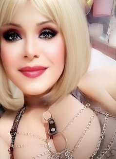 Lozaty - Transsexual escort in Cairo Photo 29 of 30