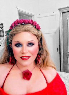 Lozaty - Transsexual escort in Cairo Photo 23 of 28