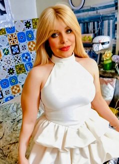 Lozaty - Transsexual escort in Cairo Photo 29 of 30