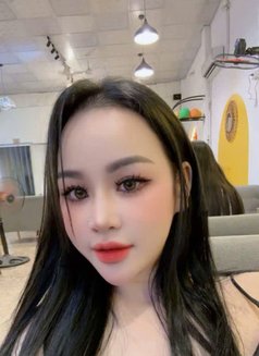 Lu Zea Anal - Masajista in Singapore Photo 2 of 8