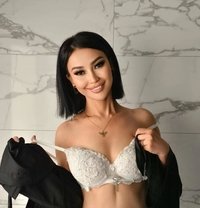 Luana - puta in Seoul