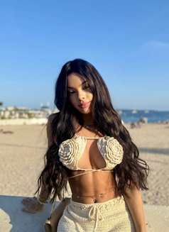 Luana - escort in Dubai Photo 9 of 29