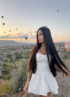 Luana - escort in Dubai Photo 11 of 29