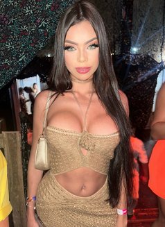 Luana - escort in Dubai Photo 14 of 29