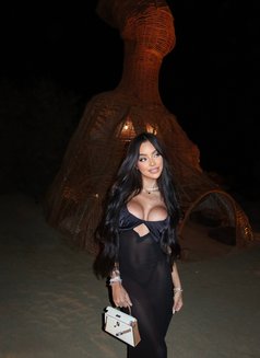 Luana - escort in Dubai Photo 26 of 30