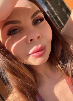 Lubov - escort in Dubai Photo 2 of 7