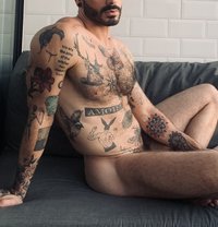 Luca - Male escort in Riyadh