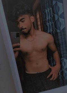 Luca - Male escort in Al Manama Photo 1 of 1