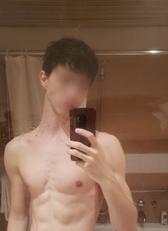Luca Luz - Acompañantes masculino in Dubai Photo 3 of 5