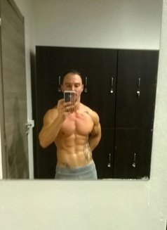 Luca - Male escort in Zagreb Photo 19 of 22