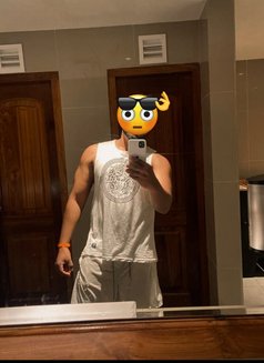 Luca - Male escort in Matara Photo 1 of 3