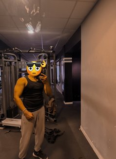 Luca - Male escort in Matara Photo 2 of 3