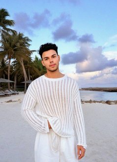 Lucas Central London - Male escort in London Photo 5 of 19