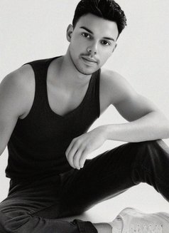 Lucas Central London - Male escort in London Photo 10 of 19