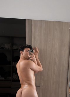Lucas Central London - Male escort in London Photo 13 of 19