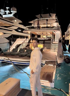 Lucas Central London - Male escort in London Photo 18 of 19