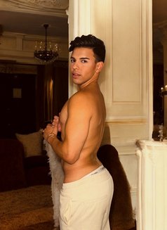 Lucas Central London - Male escort in London Photo 19 of 19
