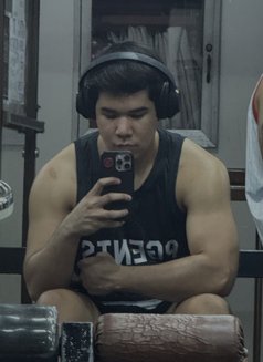 Lucas - Male escort in Makati City Photo 1 of 11