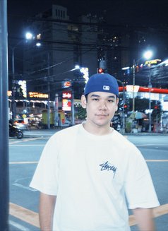 Lucas - Male escort in Makati City Photo 11 of 11