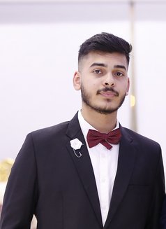 Lucas - Male escort in Dubai Photo 3 of 3