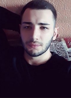 Lucas - Male escort in Dubai Photo 1 of 5