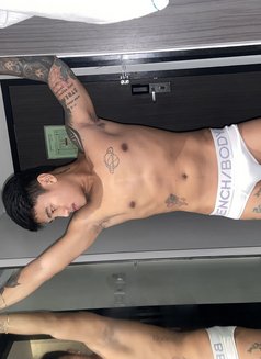 Lucas Moreno - Male escort in Manila Photo 3 of 8
