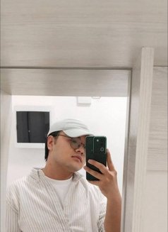 Lucas - Male escort in Jeddah Photo 1 of 3