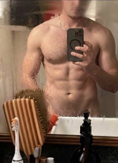 Male Escort for Females & Couples 🇩🇪 - Male escort in Bangkok Photo 4 of 9