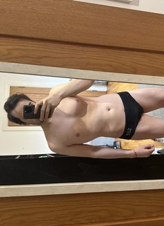 Lucca Massage - Male escort in London Photo 5 of 7