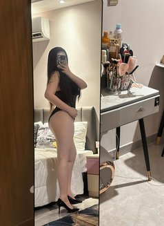 Luccy - escort in Doha Photo 9 of 11