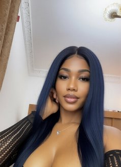 Lucia - escort in Muscat Photo 2 of 3