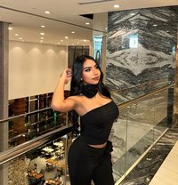 Lucia - puta in Dubai
