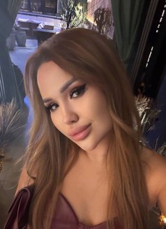 Lucia - escort in Dubai Photo 7 of 8