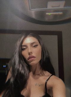 Lucia Outacll & Incall - puta in Doha Photo 1 of 4