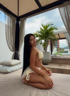 Luciana - puta in Dubai Photo 1 of 6
