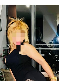 Lucie - escort in Colombo Photo 9 of 9