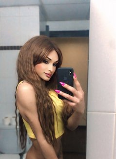Lucie - masseuse in Beirut Photo 11 of 11