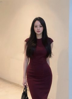 Lucie - escort in Da Nang Photo 3 of 8