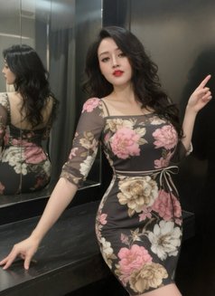Lucie - escort in Da Nang Photo 5 of 8