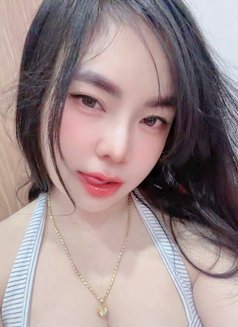 Mirabelle - escort in Mumbai Photo 2 of 4