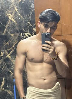 Eros - Acompañantes masculino in New Delhi Photo 1 of 11