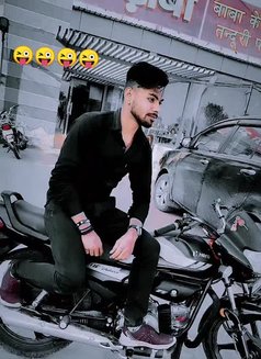 Lucifer - Male escort in Gurgaon Photo 4 of 6