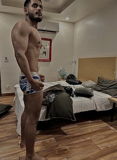 Lucifer the Morning Star - Acompañantes masculino in New Delhi Photo 3 of 8