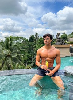 Lucifer777 - Male escort in Abu Dhabi Photo 5 of 5