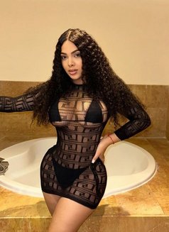 LUCKY, WET DRIPPING PUSSY - puta in Ahmedabad Photo 1 of 4