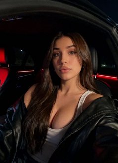 Luckily - escort in Mauritius Photo 1 of 5